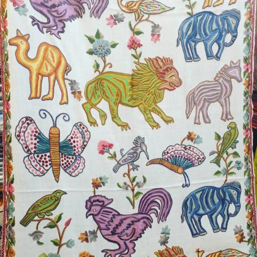 Эксклюзивный шерстяной платок с ручной вышивкой животных